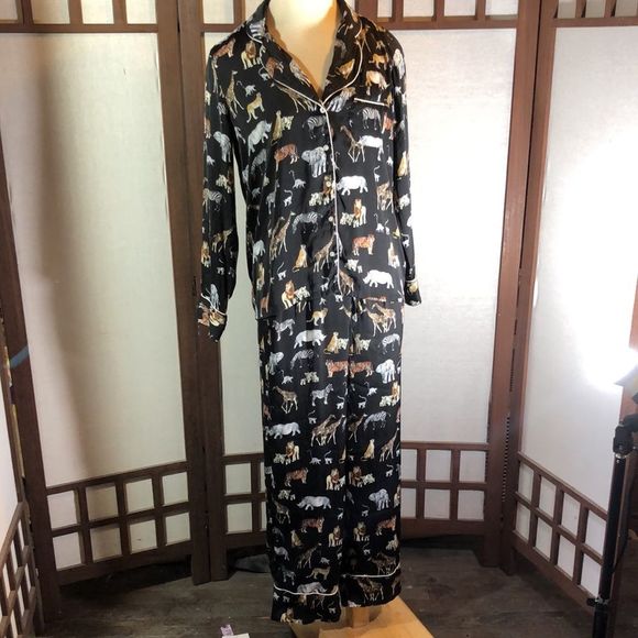 Banana Republic pjs in African animal prints/sz SM/ white piping EUC/button top - Picture 1 of 16
